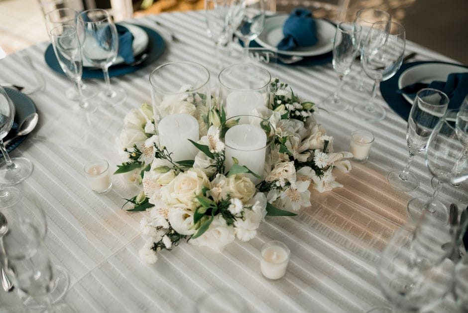 La tavola delle feste: idee eleganti senza spendere una fortuna