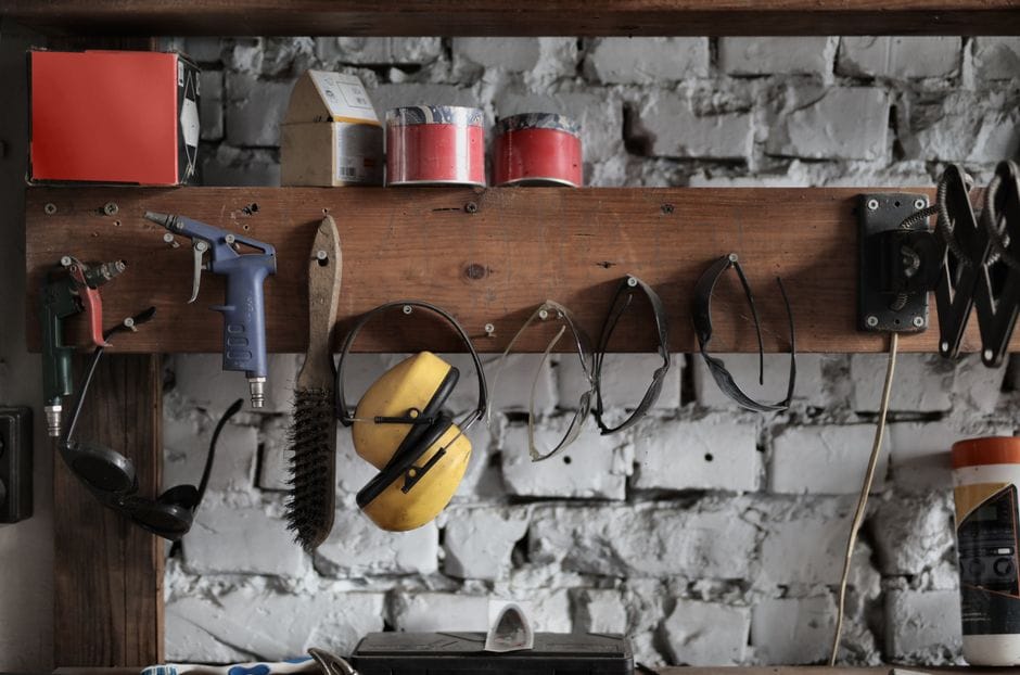 Garage e ripostiglio in ordine: scaffali, contenitori e metodo