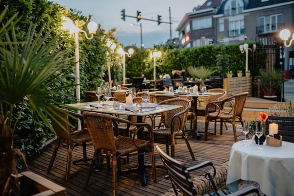 Cena all'aperto: allestire il terrazzo per le serate d'estate