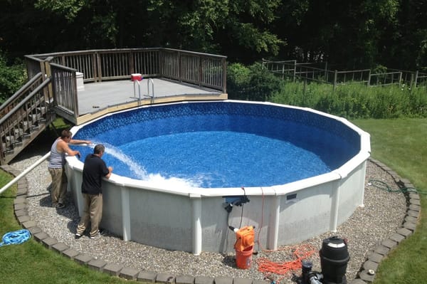 Piscina gonfiabile in giardino: manutenzione e sicurezza per un'estate senza pensieri
